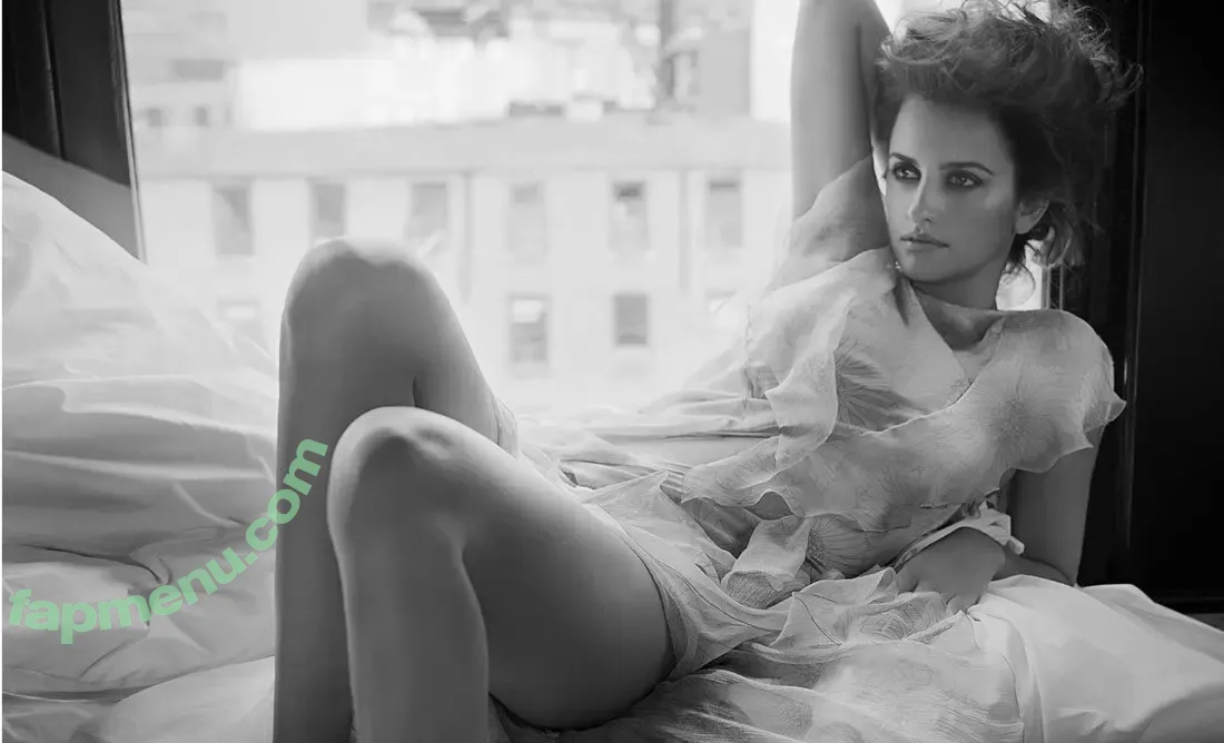 Penélope Cruz nude photo #0041 (PenelopeCruzOfi / penelopecruzoficial)