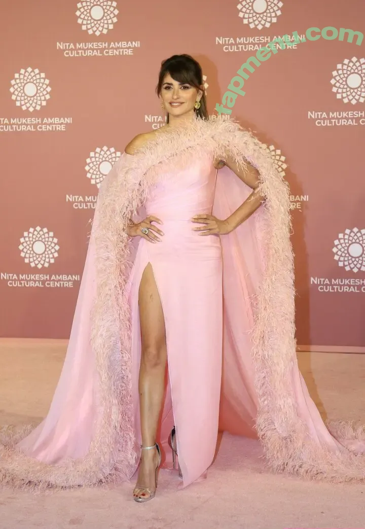 Penélope Cruz nude photo #0086 (PenelopeCruzOfi / penelopecruzoficial)