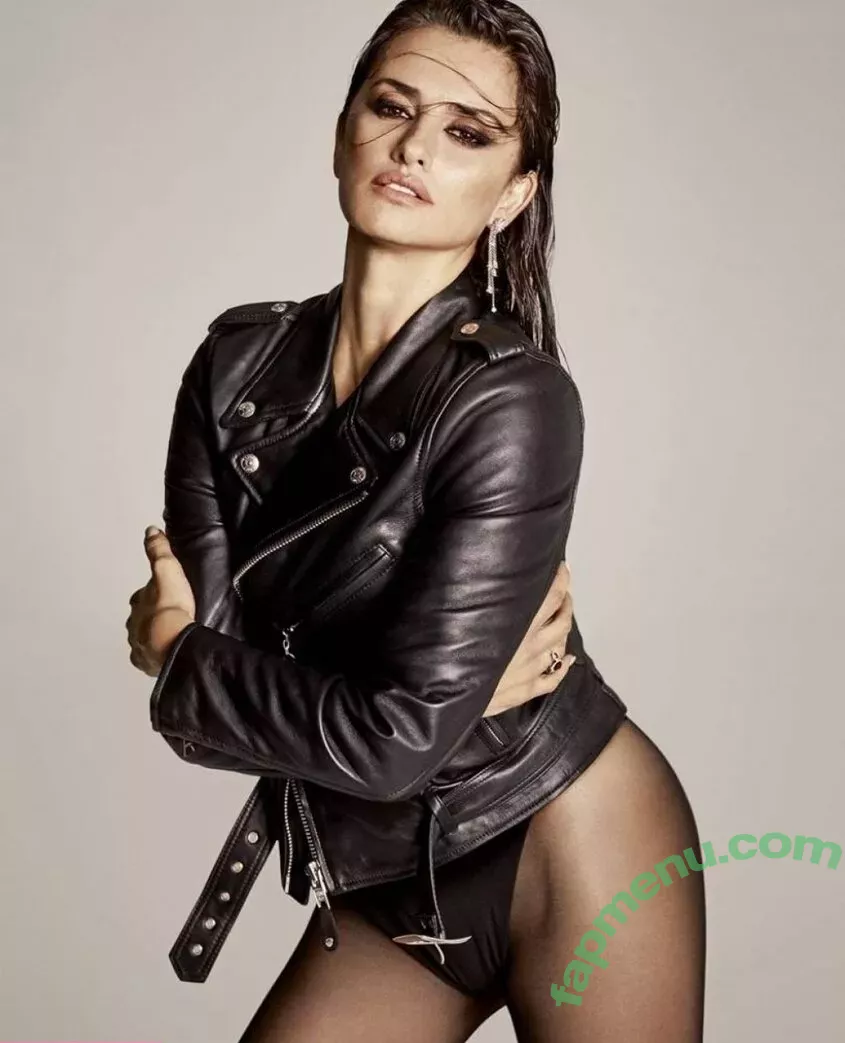 Penélope Cruz nude photo #0408 (PenelopeCruzOfi / penelopecruzoficial)