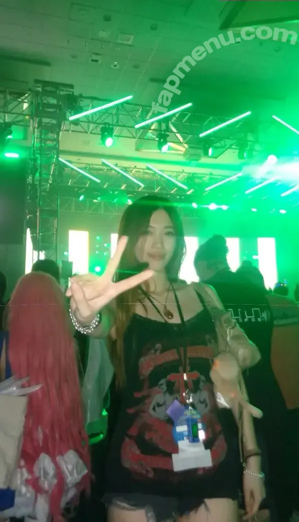 penpuin nude photo #0015 (penpuinie)