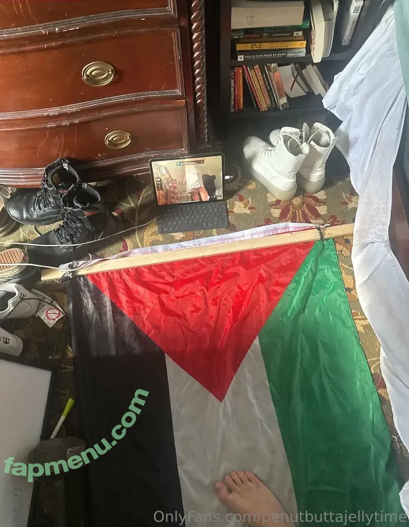 penutbuttajellytime nude photo #0005 (peanutbutterjellytimes_)