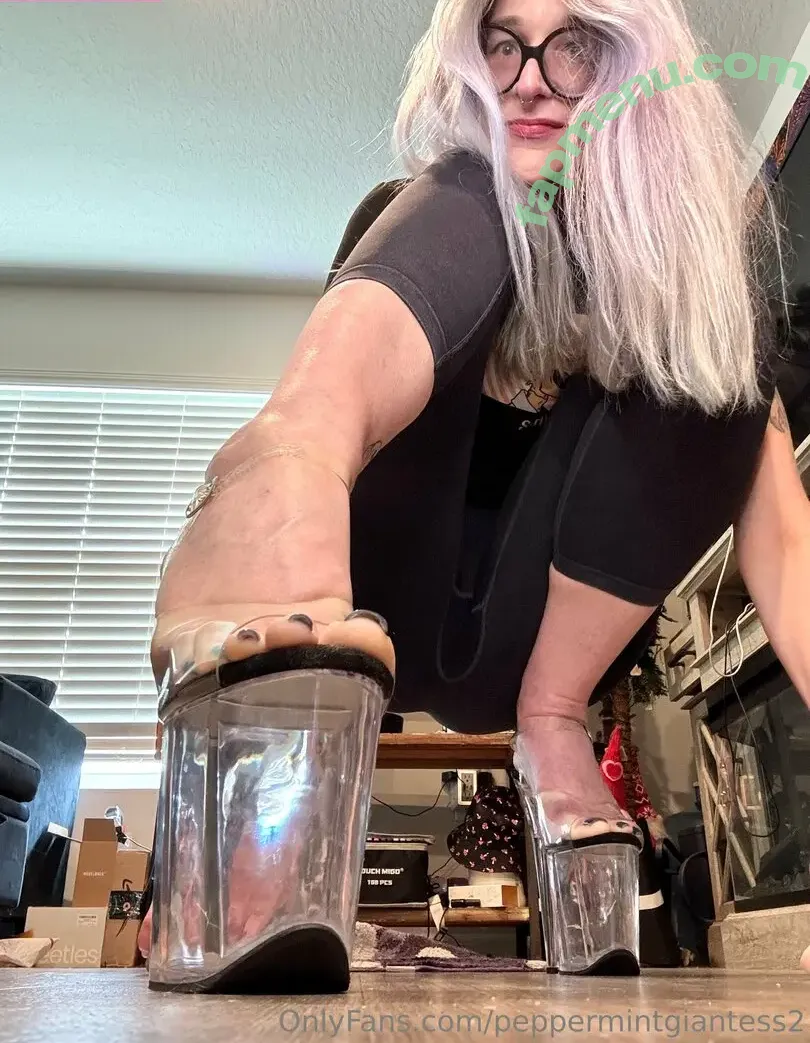 peppermintgiantess2 nude photo #0014 (peppermintgiantess2)