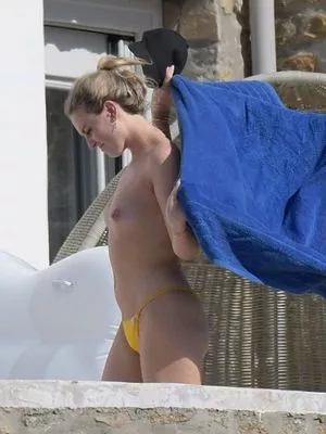 Perrie Edwards / perrieedwards nude photo #0001