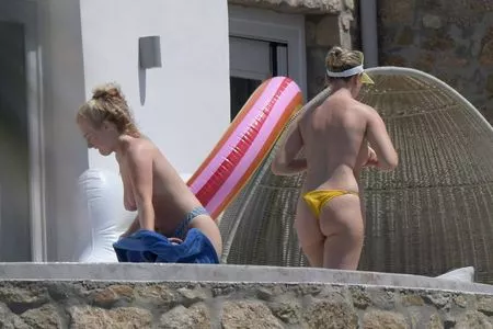 Perrie Edwards / perrieedwards nude photo #0022