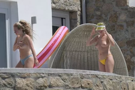 Perrie Edwards / perrieedwards nude photo #0025