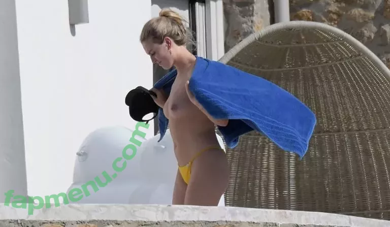 Perrie Edwards nude photo #0014 (perrieedwards)