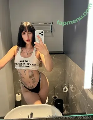  nude photo #0002