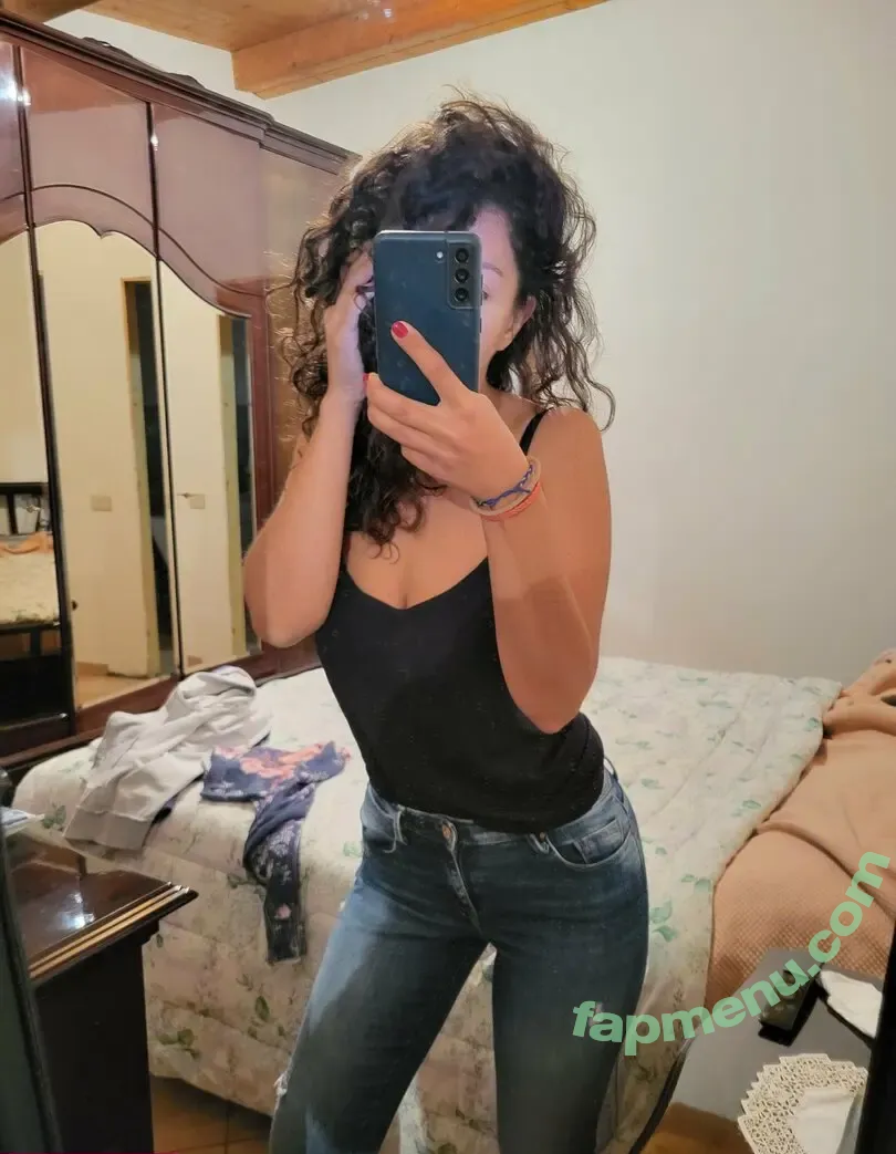 peste_mora nude photo #0002 (peste.mora)