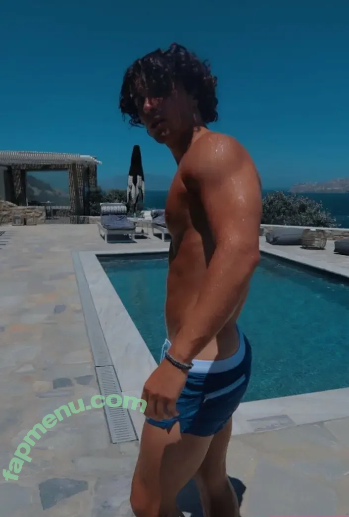 petervigilante nude photo #0031 (petervigilante)