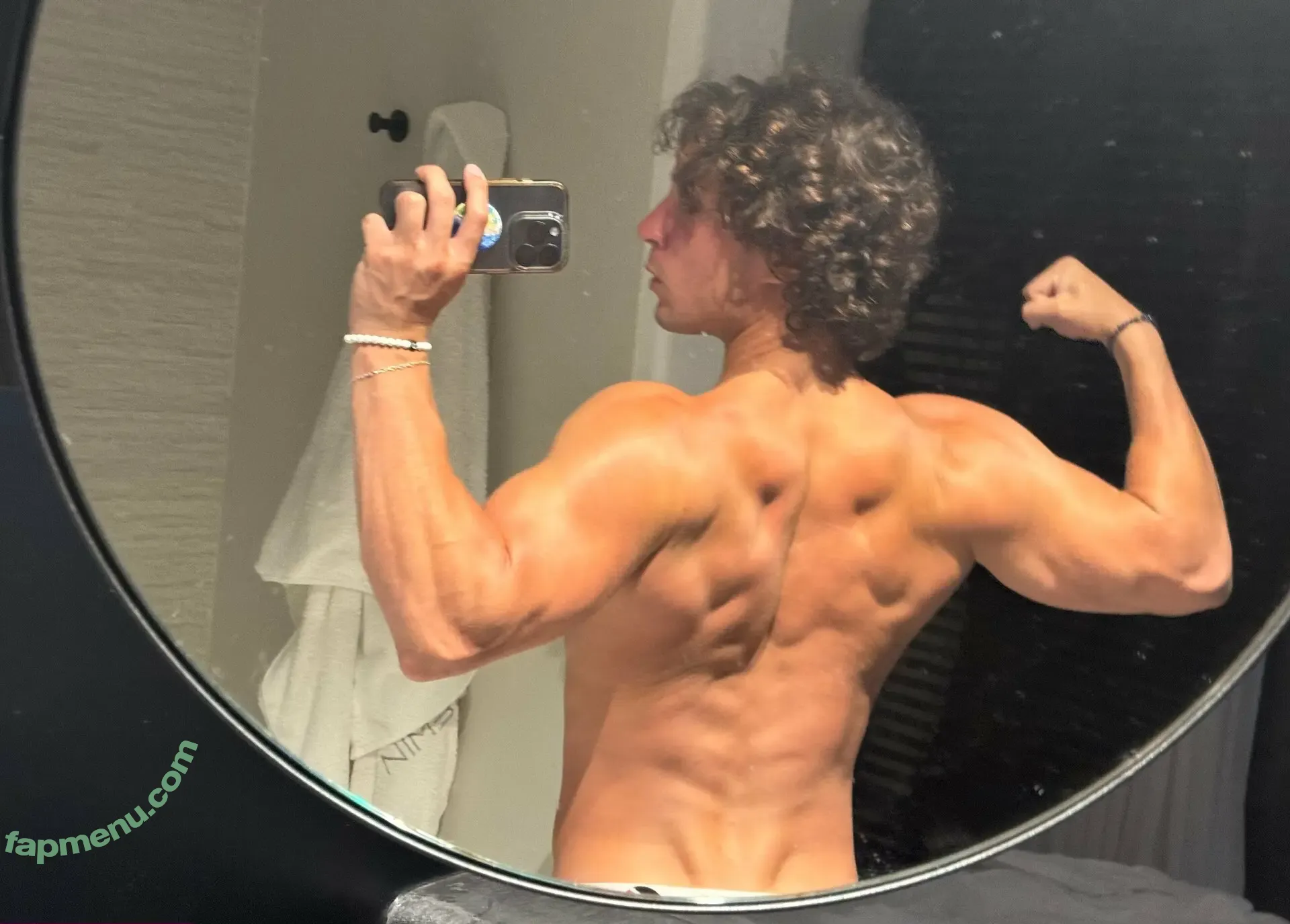petervigilante nude photo #0002 (petervigilante)