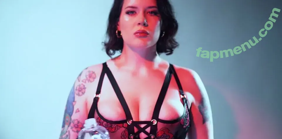 Petit_trefle nude photo #0028 (petit_trefle.xo)