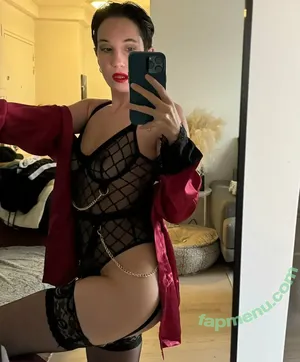  nude photo #0002