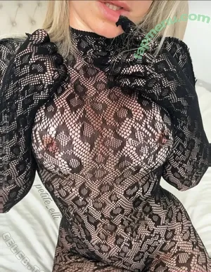 Petite Elli / badx.blondie / petite_elli nude photo #0034