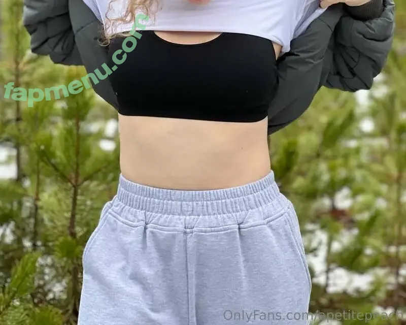 Petite Peach nude photo #0013 (apetitepeach / petitepeach_)