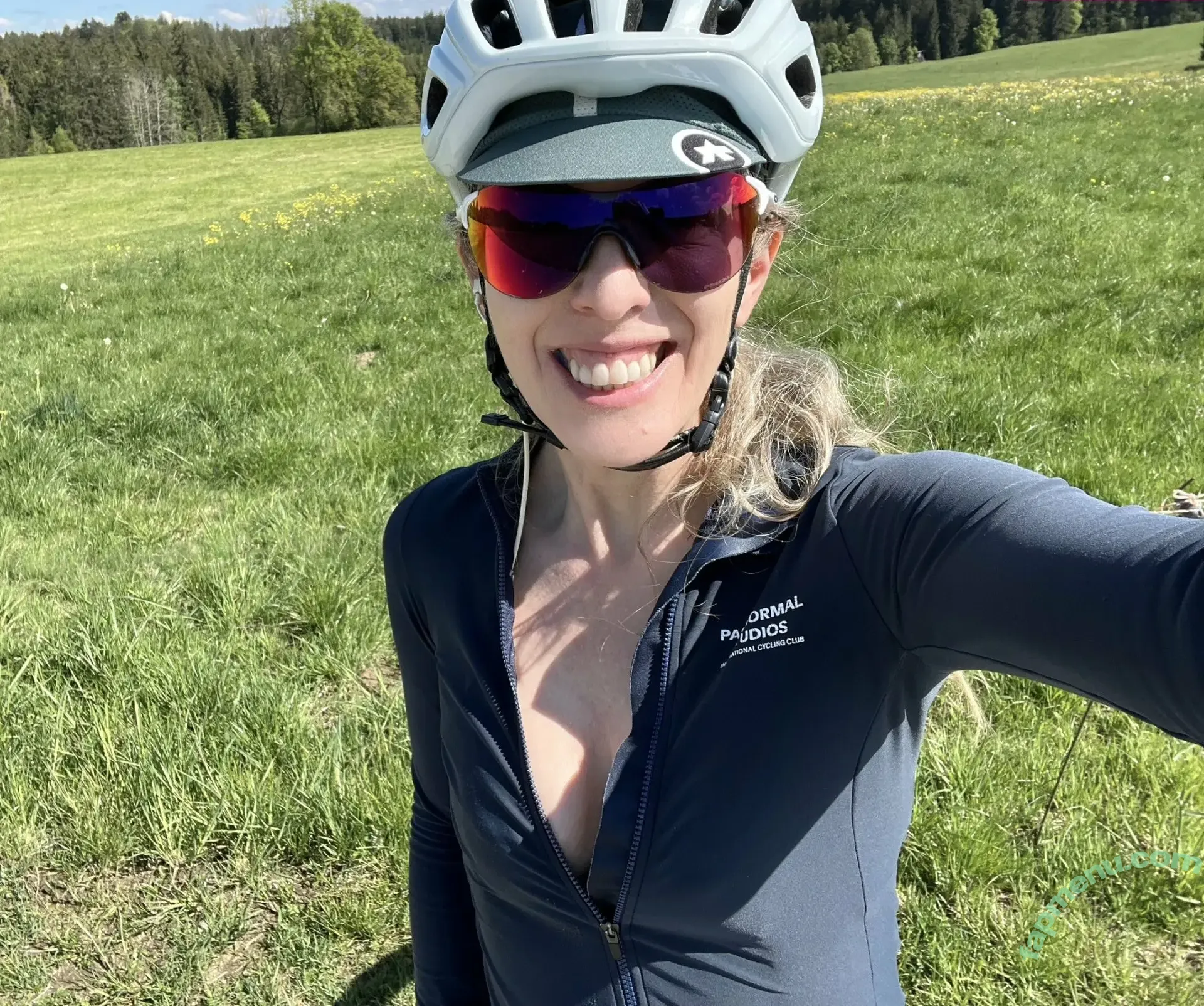 Petitecyclist nude photo #0016 (petite.cycliste)