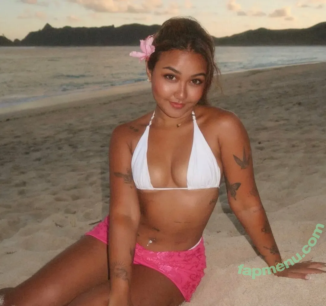 petitelley nude photo #0003 (petite_hailey)
