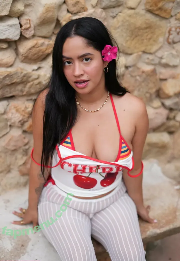 petitemmatv nude photo #0003 (_petitemma_)