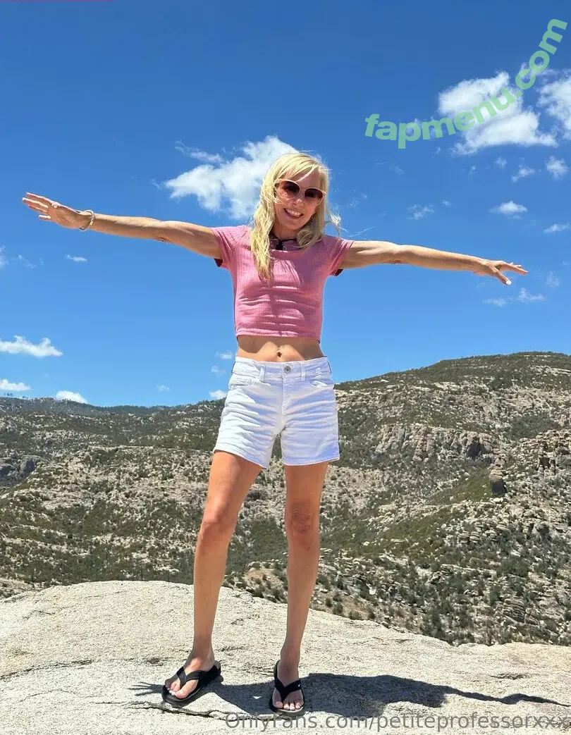 petiteprofessorxxx nude photo #0011 (petiteprofessorxxx)