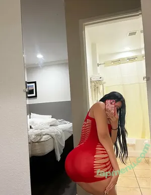 petitequennn / taliyaxjade nude photo #0004