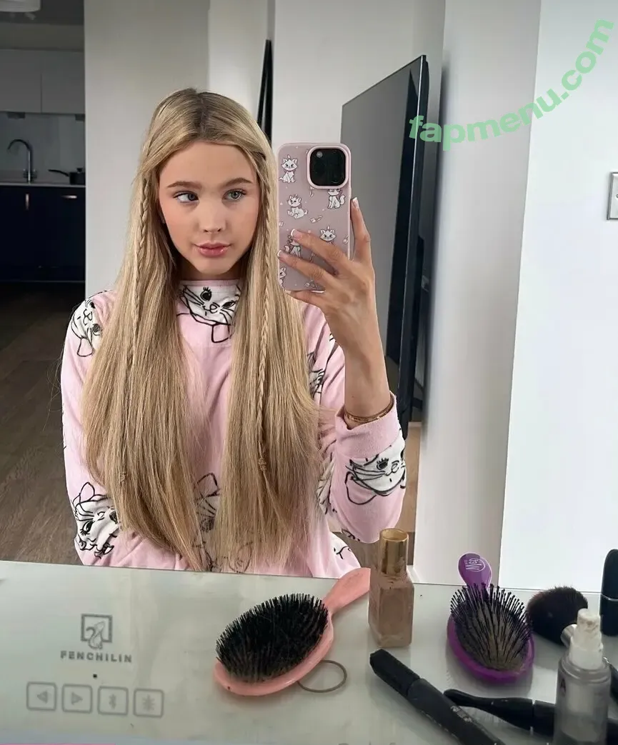 petiterose19 nude photo #0165 (petiterose19)