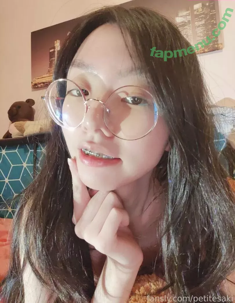 Petitesaki nude photo #0003 (petitesakiof)