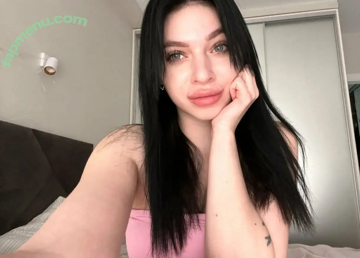 petiteyana nude photo #0064 (petiteyanaxo)