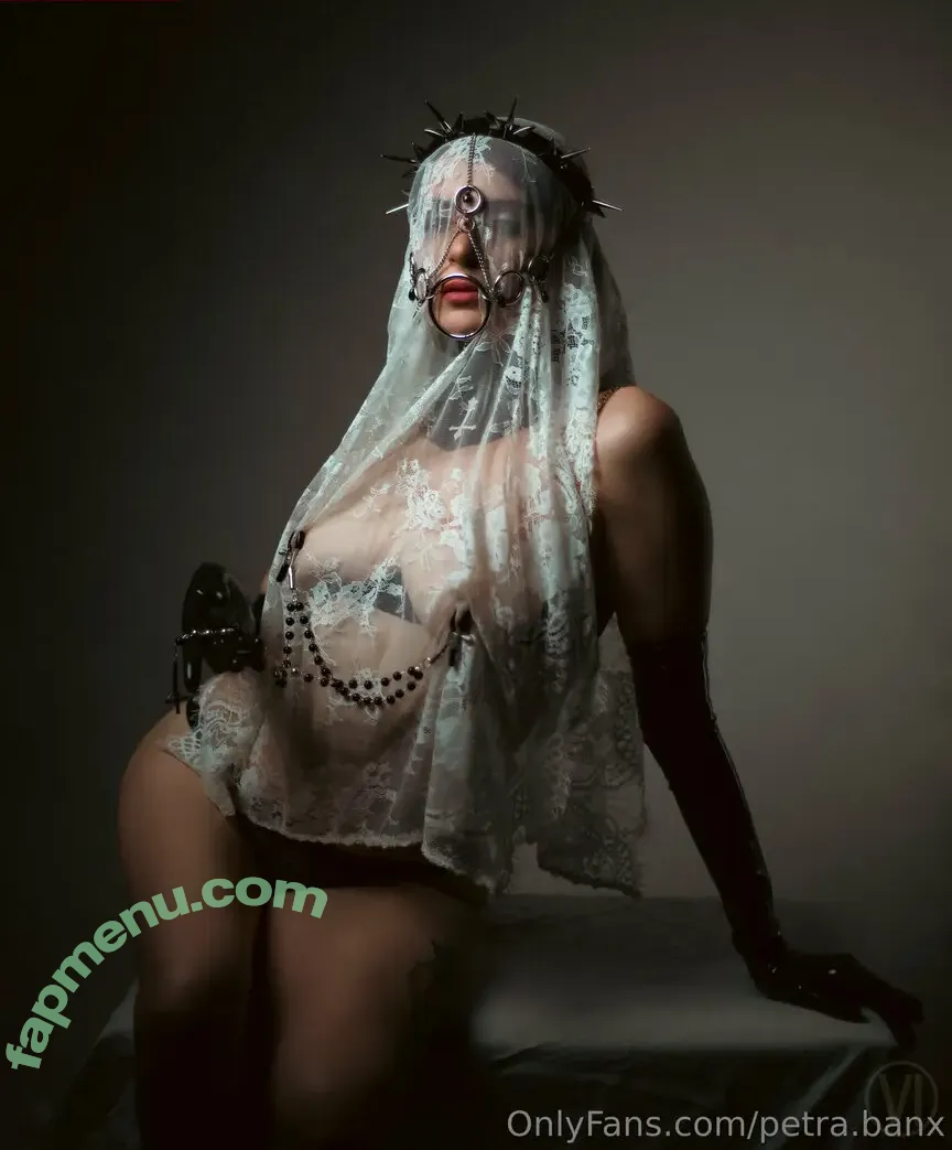 petra.banx nude photo #0001 (godxpetra)