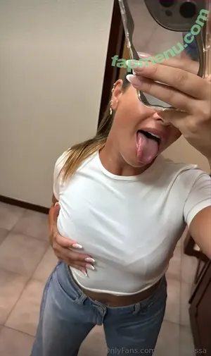 Petra Melissa / juicypeachyfromportugal / umapetra nude photo #0018