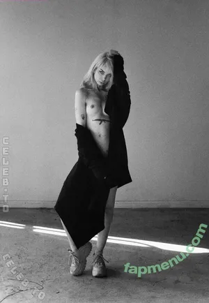 Peyotemod nude photo #0061