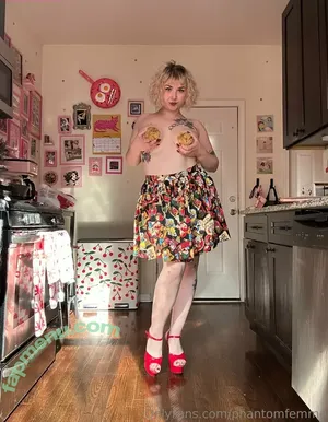  nude photo #0004