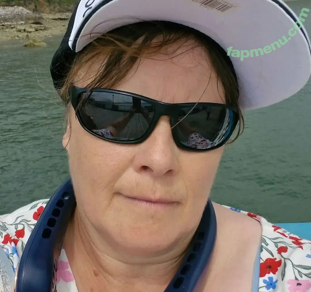 pheobehugeboobs nude photo #0029 (pheobehugeboobs)