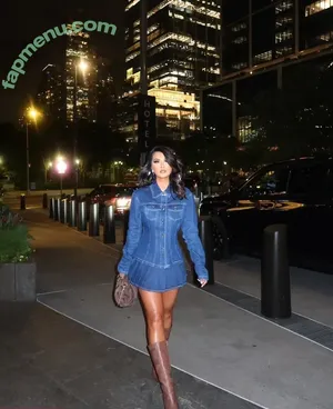 Phi Tran / feetbyphi / missphitran nude photo #0044