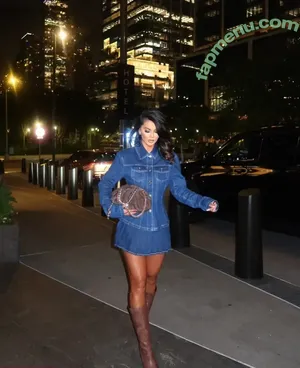 Phi Tran / feetbyphi / missphitran nude photo #0045