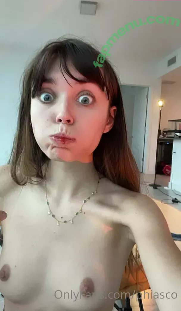 Phiasco nude photo #0046 (phia.sco / phia_sco)