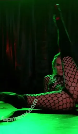 Phillipa Sharples / Phillipa23 nude photo #0172