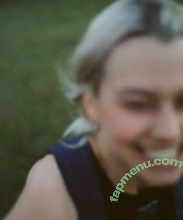 Phoebe Bridgers nude photo #0028 (phoebebridgers)