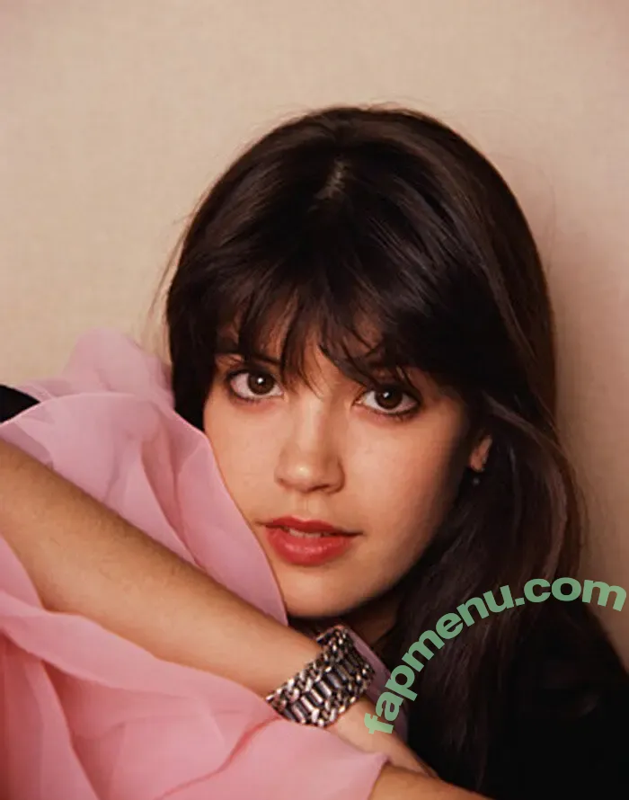 Phoebe Cates nude photo #0140 (PhoebeBCates / phoebecateskline)