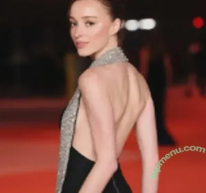 Phoebe Dynevor / phoebedynevor nude photo #0166