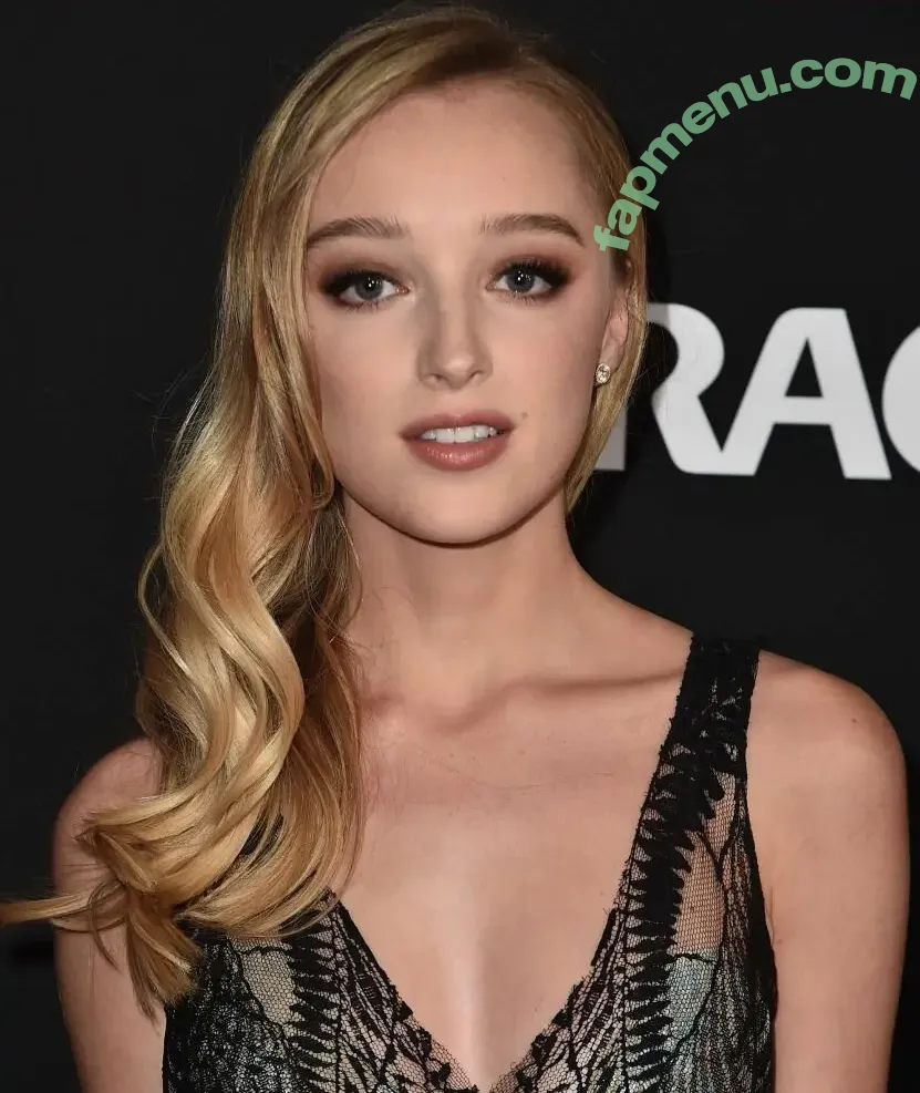 Phoebe Dynevor nude photo #0145 (phoebedynevor)