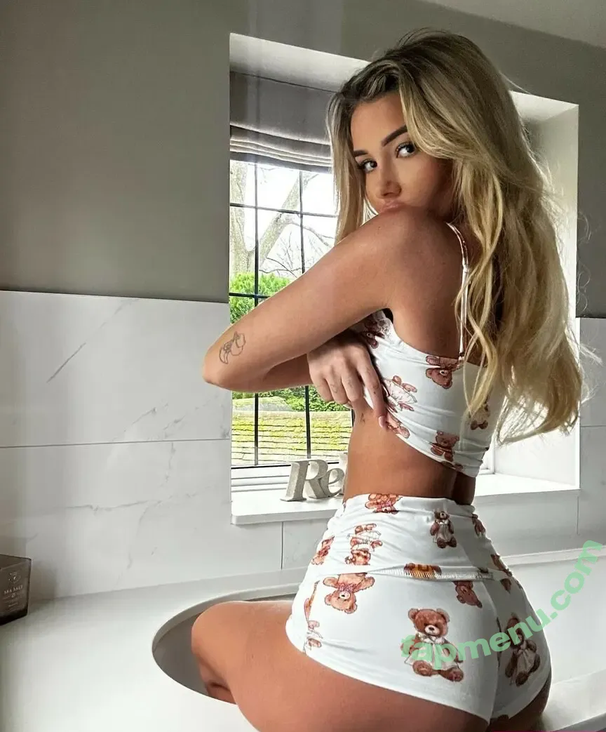 Phoebe Isobel nude photo #0110 (phoebe_xo / phoebeisobelx)
