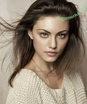 Phoebe Tonkin / phoebejtonkin nude photo #0524
