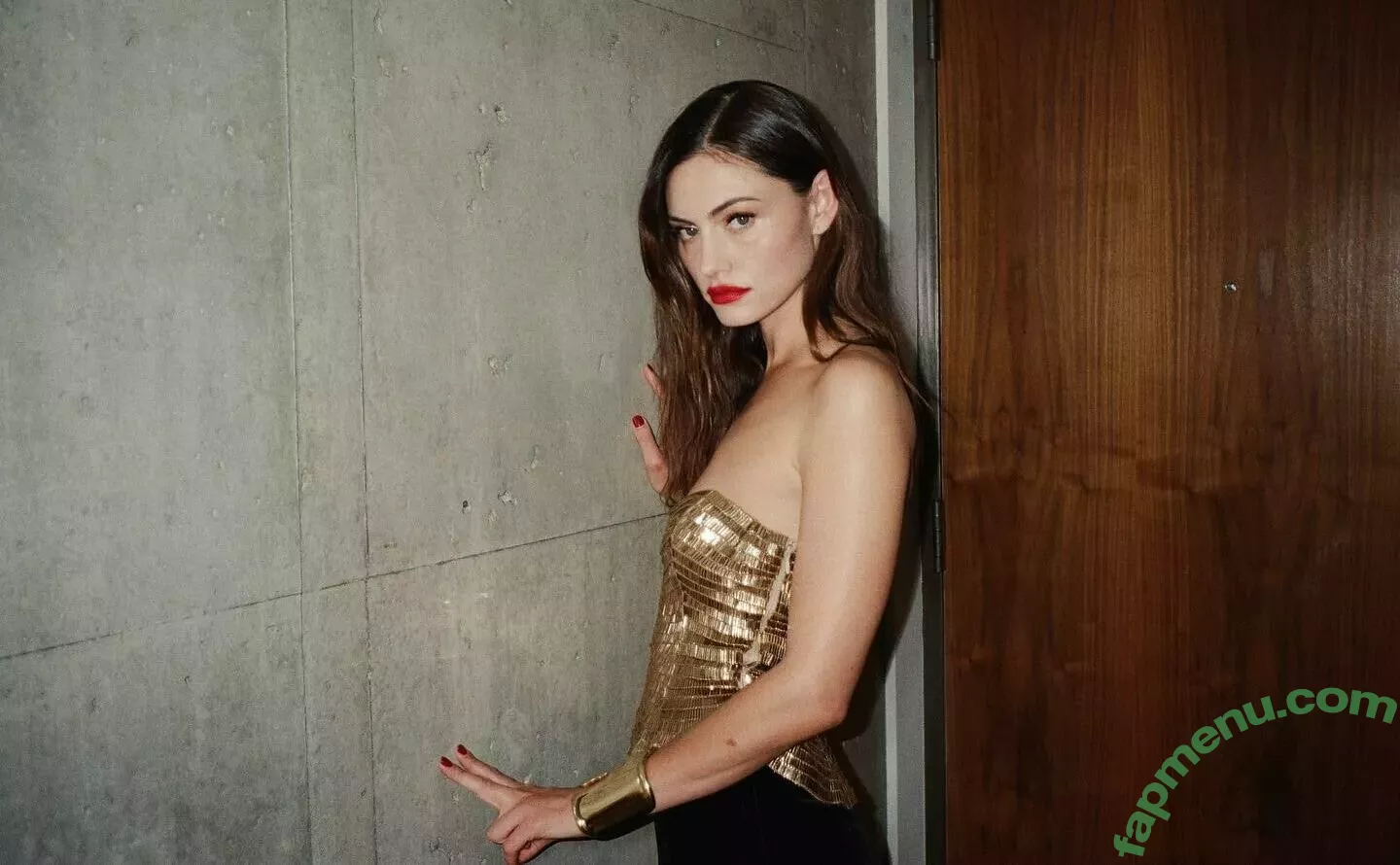 Phoebe Tonkin nude photo #0187 (phoebejtonkin)