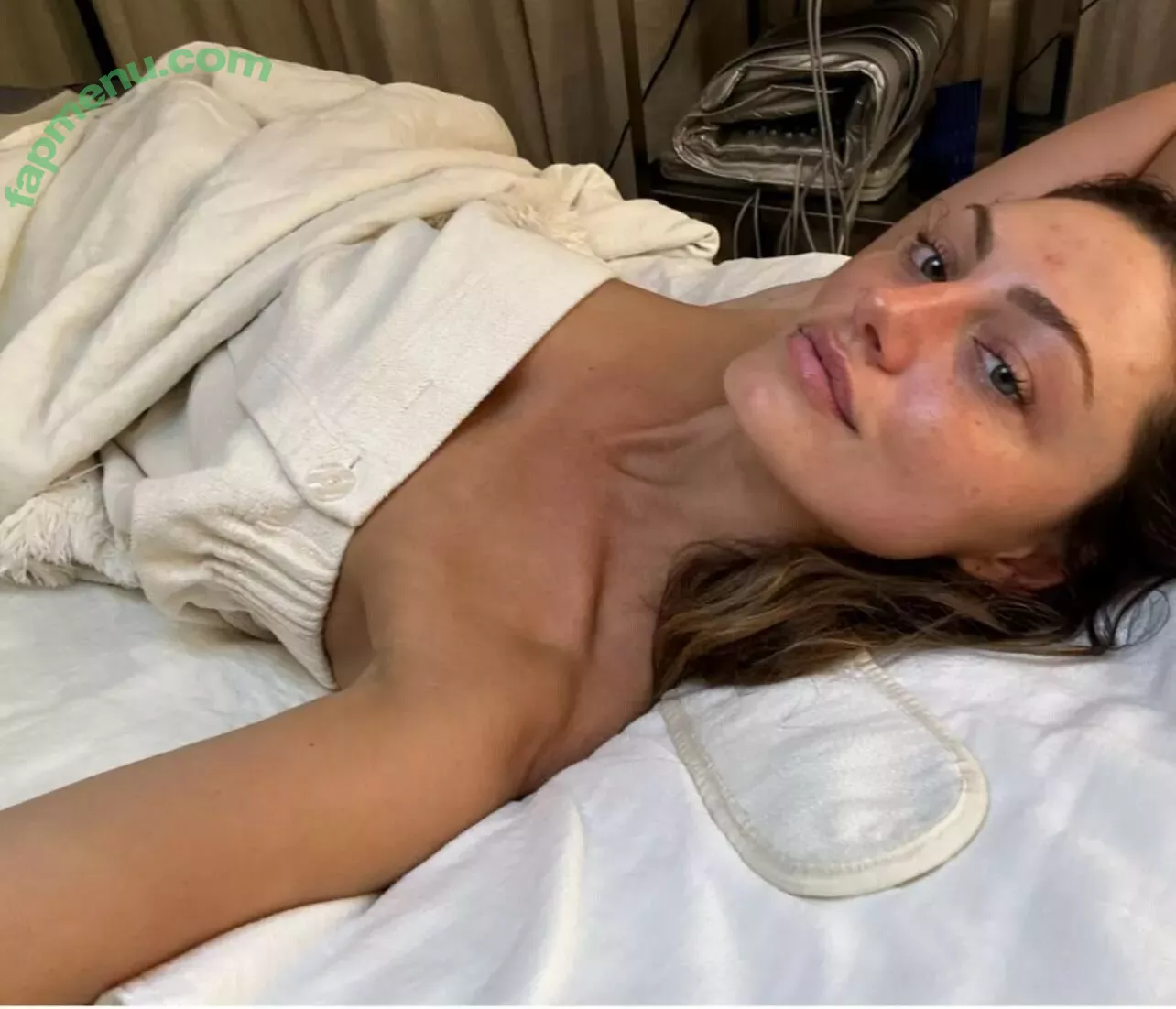 Phoebe Tonkin nude photo #0198 (phoebejtonkin)