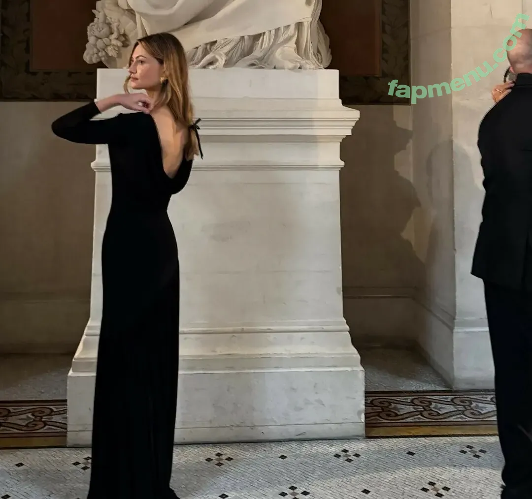 Phoebe Tonkin nude photo #0482 (phoebejtonkin)