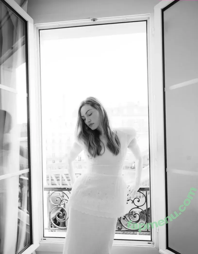 Phoebe Tonkin nude photo #0484 (phoebejtonkin)