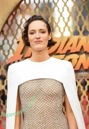 Phoebe Waller-Bridge / phoebewallerbridgesource nude photo #0012