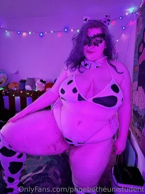 phoebetheunistudent / unironicfeminism nude photo #0183