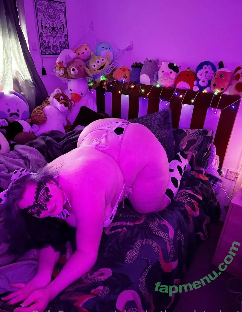 phoebetheunistudent nude photo #0171 (unironicfeminism)