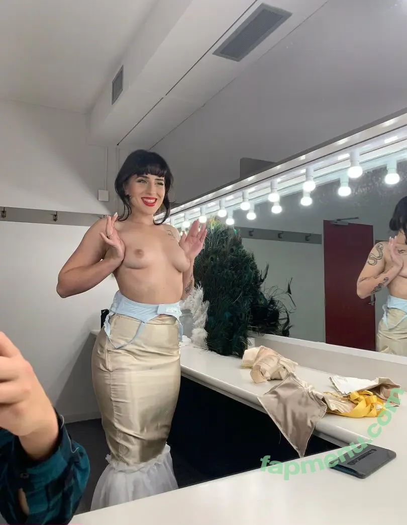 phoenixfortay nude photo #0063 (lamour_entertainment_nz / phoenix_fortay)