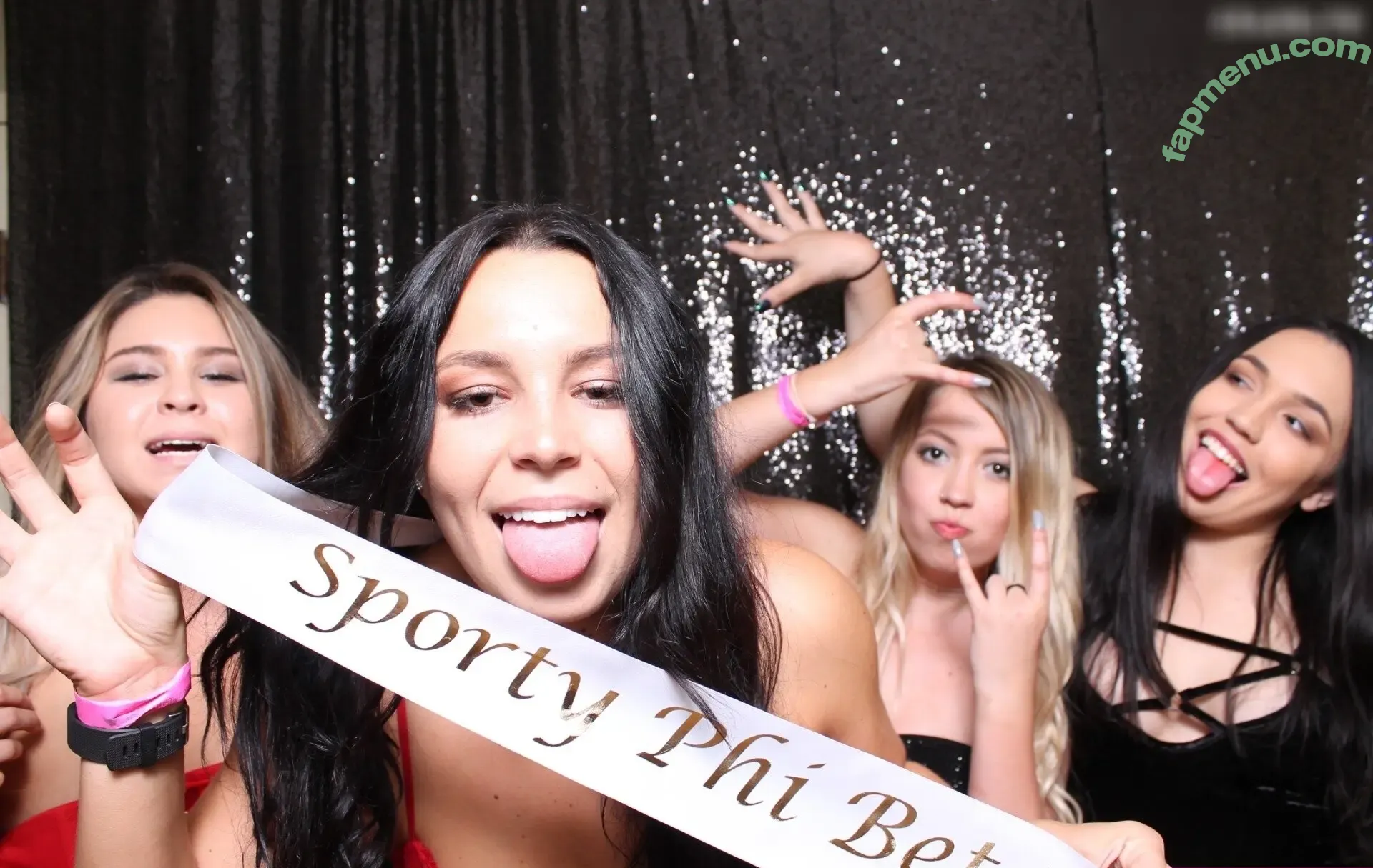 Photobox Flashes nude photo #0066 (Photobox Flashes)